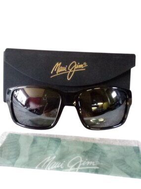 NEW MAUI JIM Breakwall MJ-422-02 Sunglasses Black Frame Grey Polarized 60mm